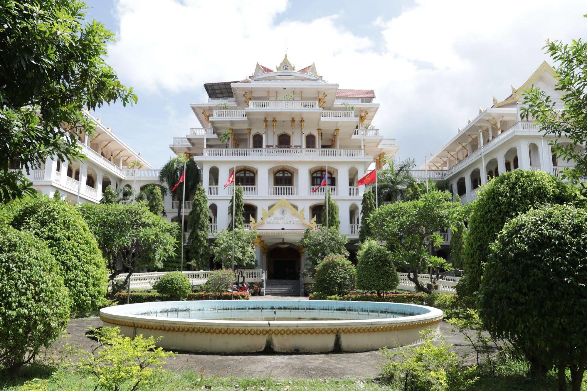 Champasak Palace Hotel Паксе Экстерьер фото