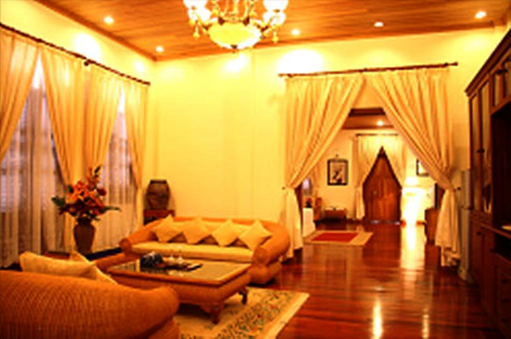 Champasak Palace Hotel Паксе Экстерьер фото