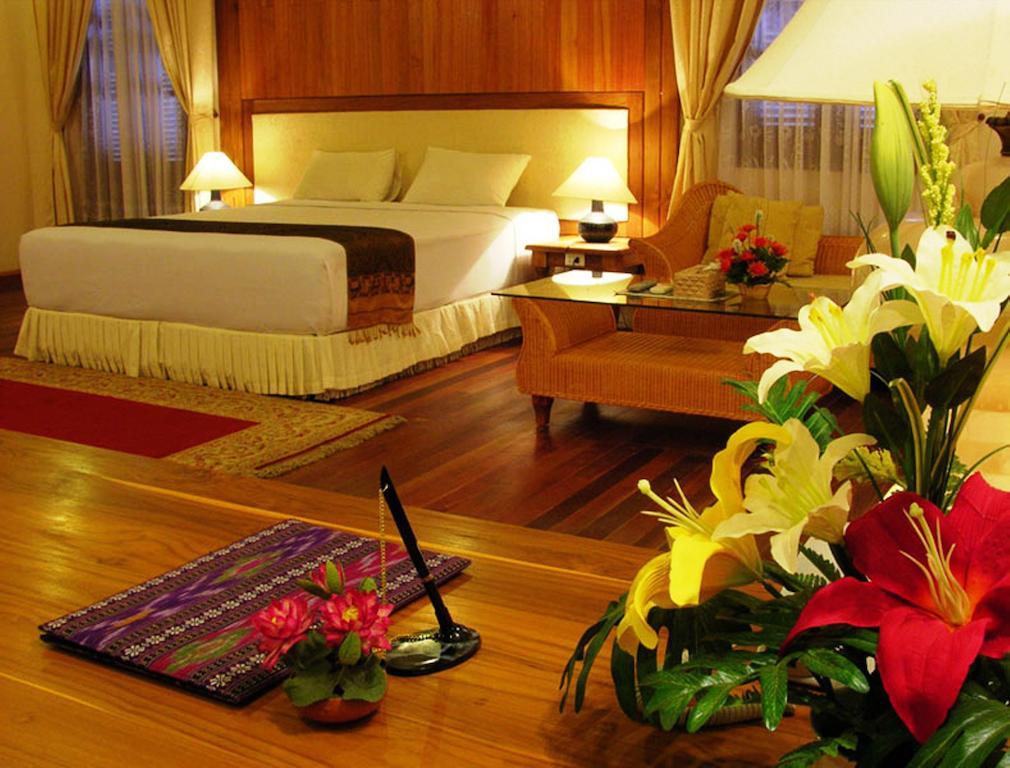 Champasak Palace Hotel Паксе Экстерьер фото
