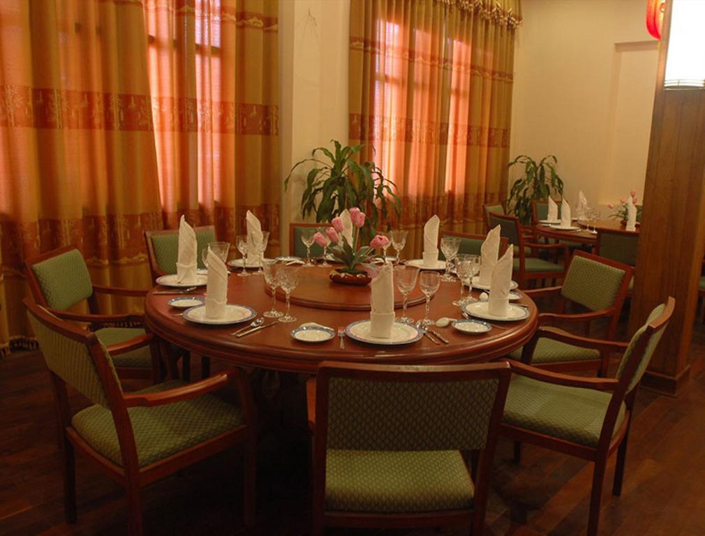 Champasak Palace Hotel Паксе Экстерьер фото