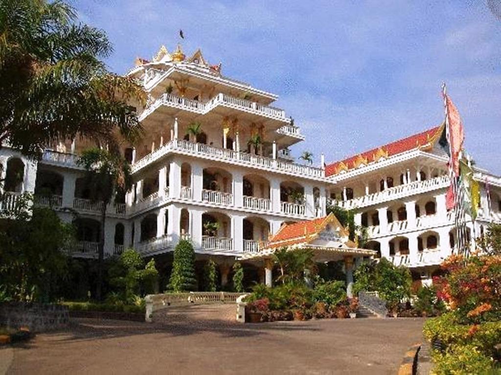 Champasak Palace Hotel Паксе Экстерьер фото